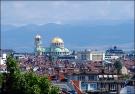 Прекрасна панорама на София отвисоко, Александър Невски гордо се извисява над покривчетата на централната част на столицата.